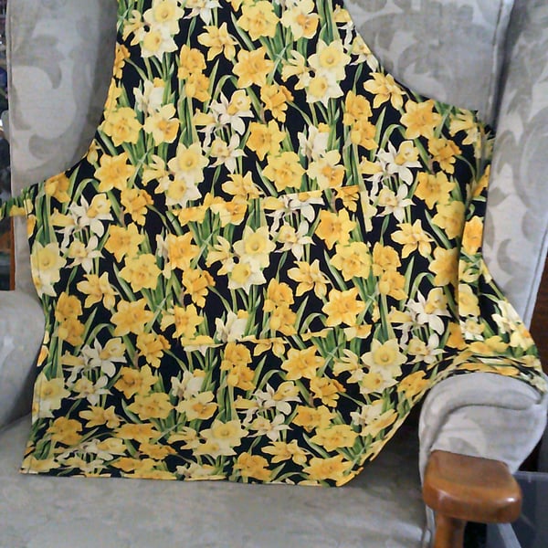 Daffodils on Black Adult Apron