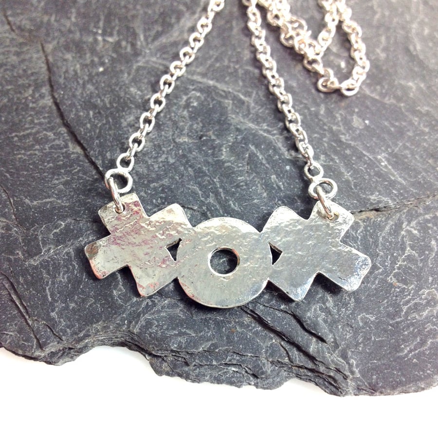 Hugs and kisses silver necklace XOX