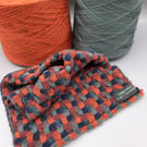 Cheerful chubby cowl with a twist - Anokhi