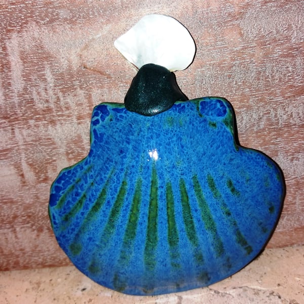  Delicious ceramic keepsake containers  with shell or stone stoppers