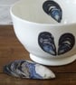 Ceramic Mussel Bowl with Spoon - Image 3