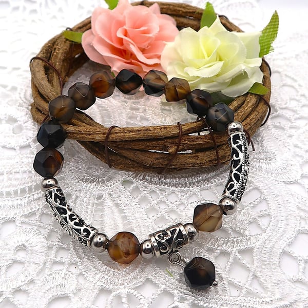 Natural Banded Faceted Agate Bead Stretch Bracelet. Free UK Postage.