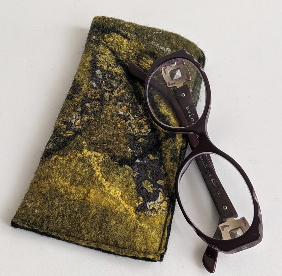 Glasses case: felted wool - yellows