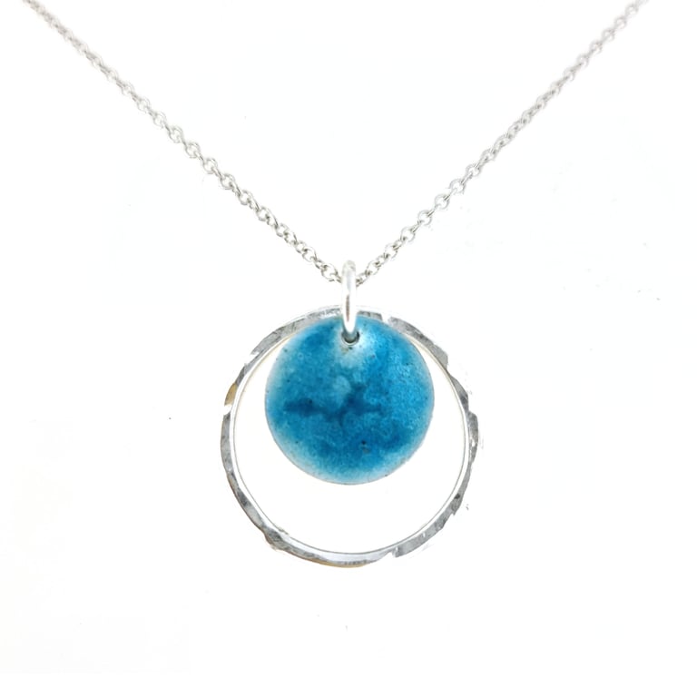 Silver & turquoise circle pendant necklace