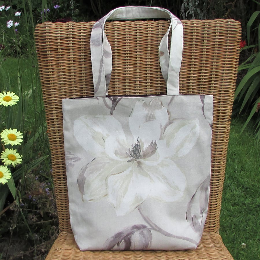 Floral tote bag in pastel lilac and cream