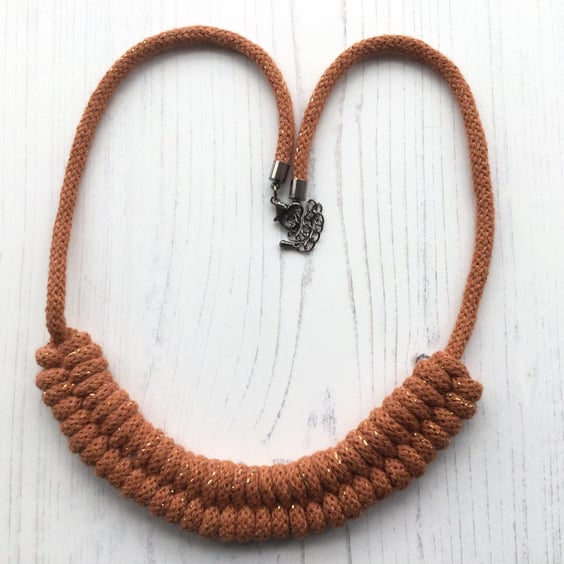 Macrame Necklace in Terracotta with a Gold Thread