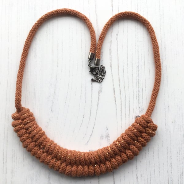 Macrame Necklace in Terracotta with a Gold Thread