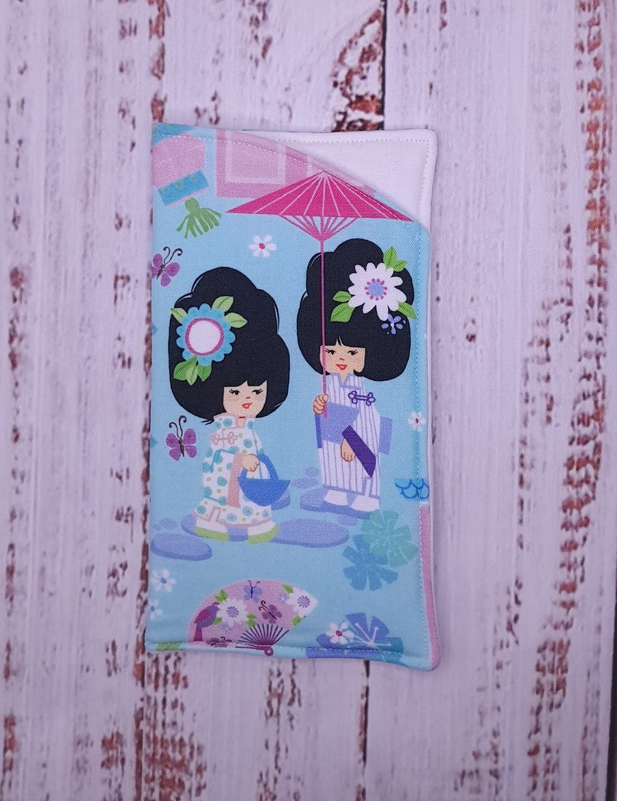 Japanese geisha themed padded glasses case