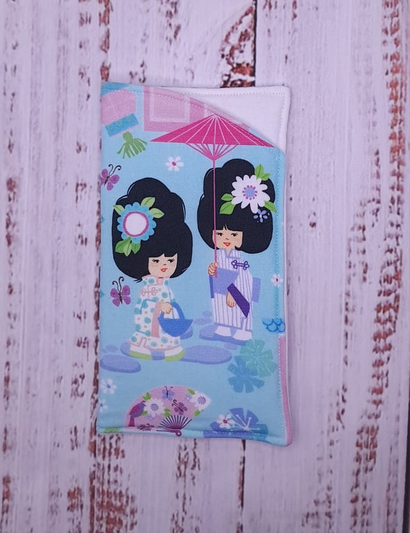 Japanese geisha themed padded glasses case