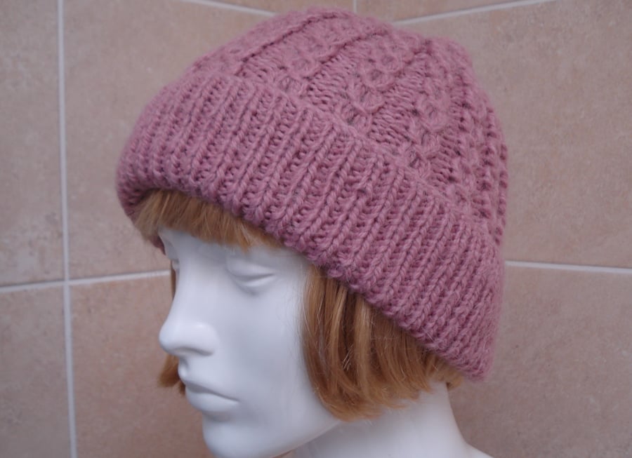 Lilac Hat With Cable Pattern For An Adult (J74)