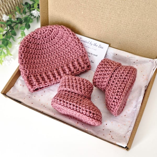 Baby Beanie Hat & Booties Gift – Crochet Newborn to 6 Months Set