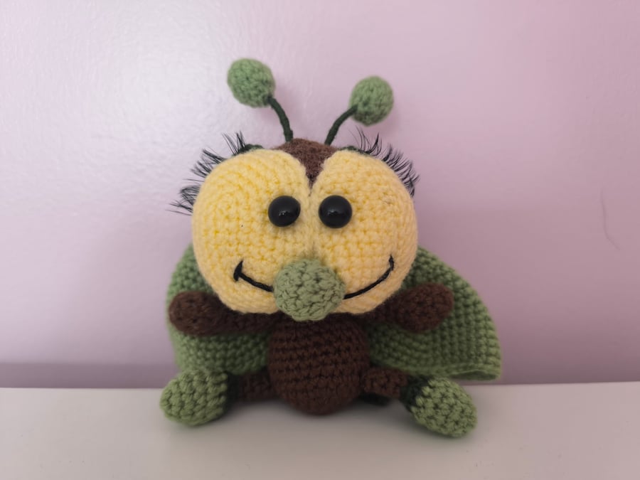 Crochet bug