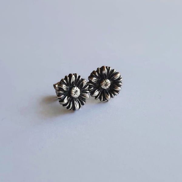 Daisy Stud Earrings - Oxidised Fine Silver - April Birth Flower
