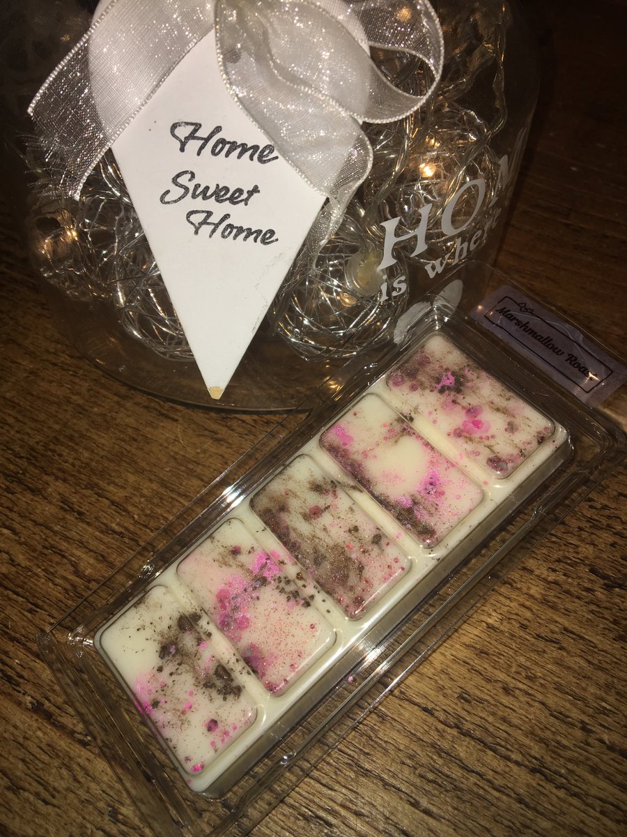 Marshmallow Roast soy wax melt 5 cell clamshell