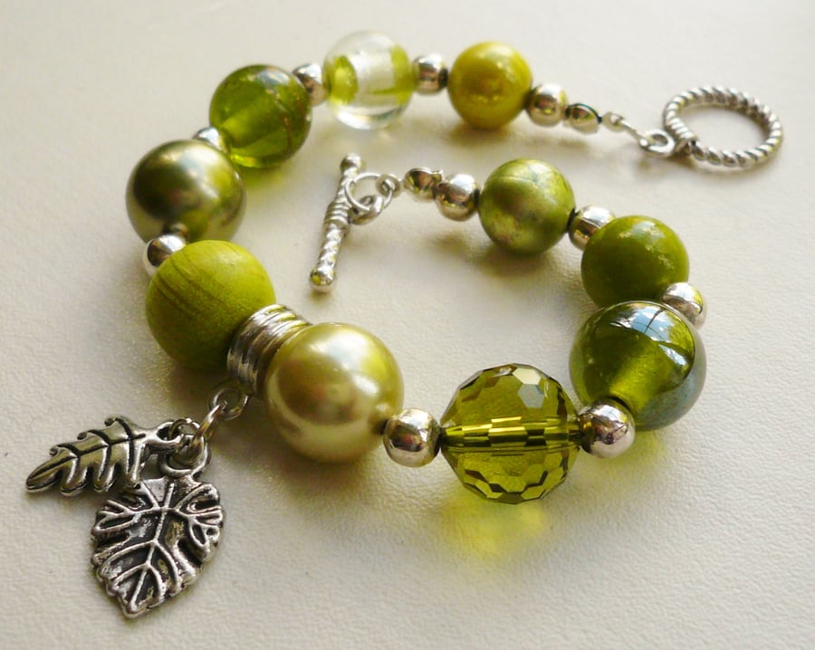 Green Mixed Bead Leaf Charm Bracelet   KCJ611