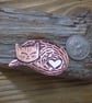 Copper sleeping cat brooch  - Image 3