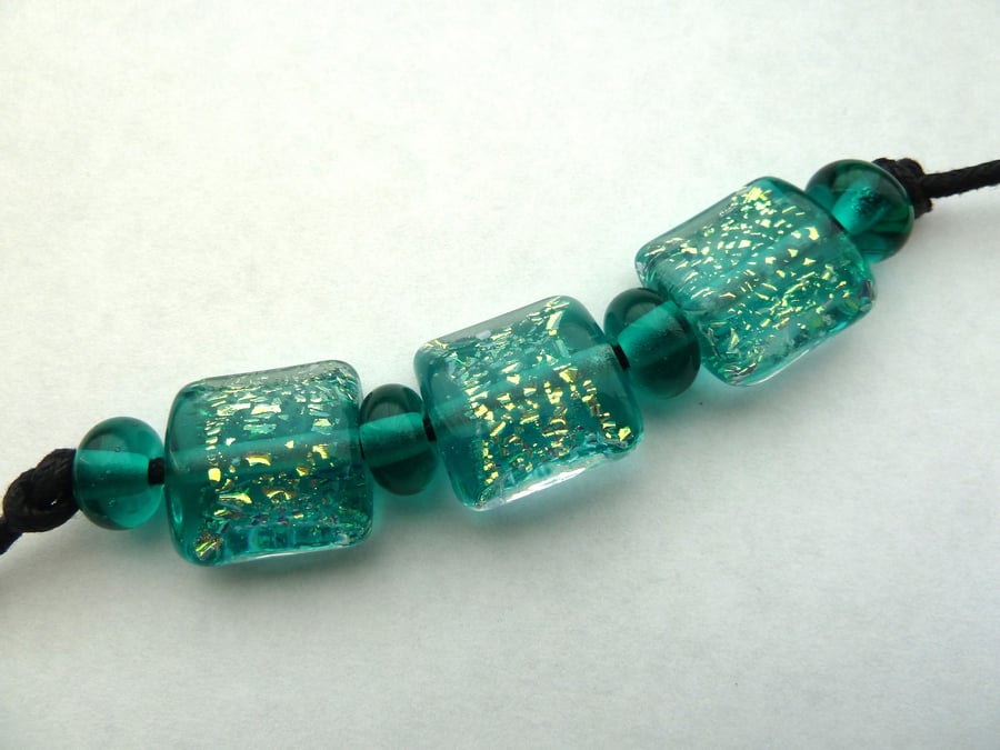 green sparkle beads