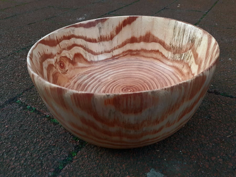 Chestnut salad bowl