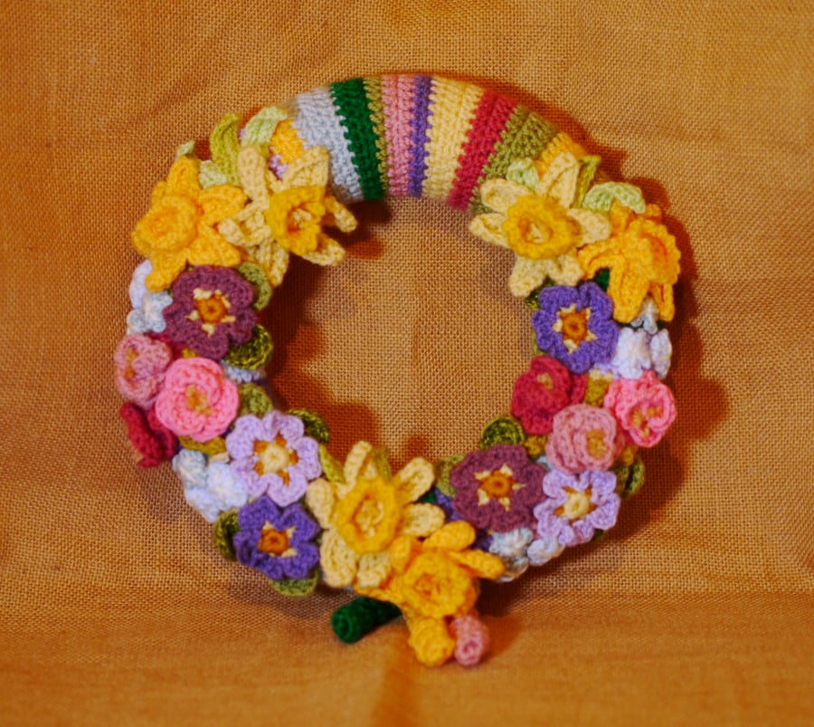 Blossoming Spring Crochet Wreath daffodils, flowers, pastel 