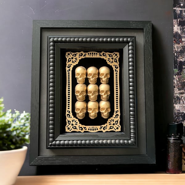 Medium skull wall hanging 