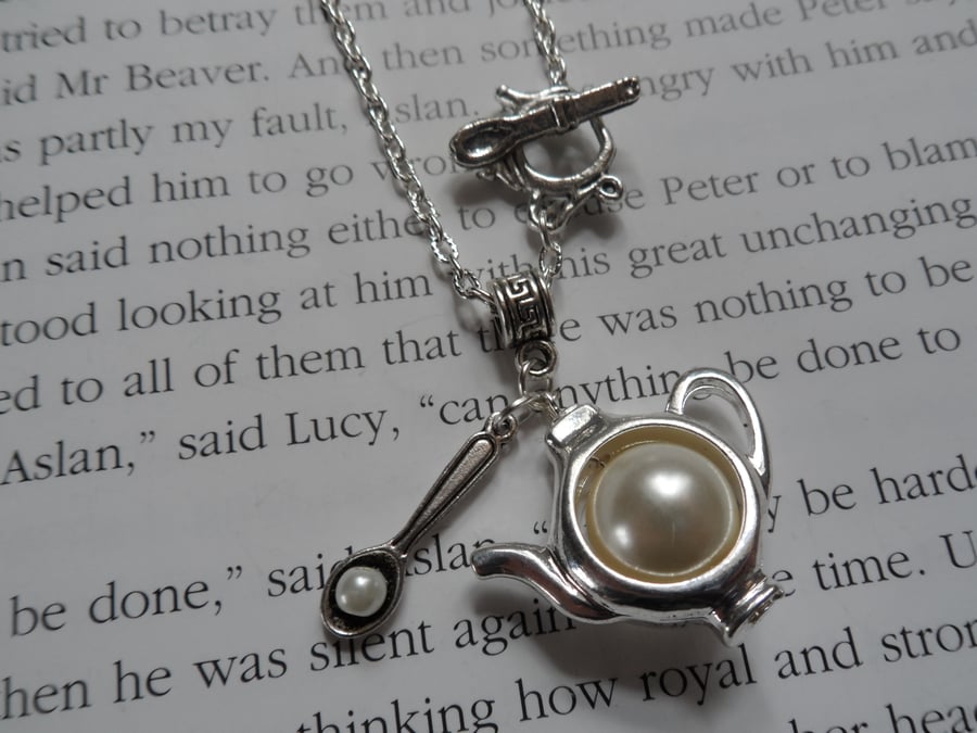 TIME FOR TEA NECKLACE