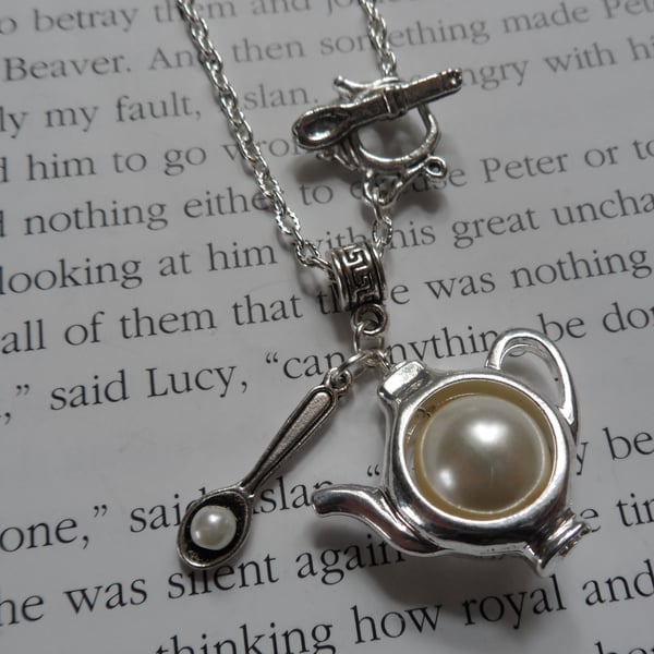 TIME FOR TEA NECKLACE