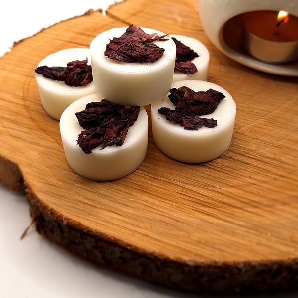 Black Cherry Botanical Wax Melts with Rose Petals