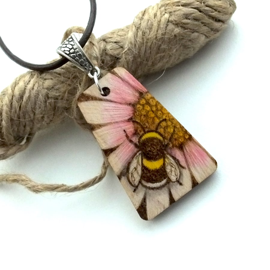 Busy bee and a daisy. Pyrography with colour wooden pendant. British Wildlife.