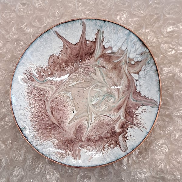 white dish scrolled dark pink and beige