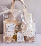 PAMPER GIFT BAG BATH SET - Image 1