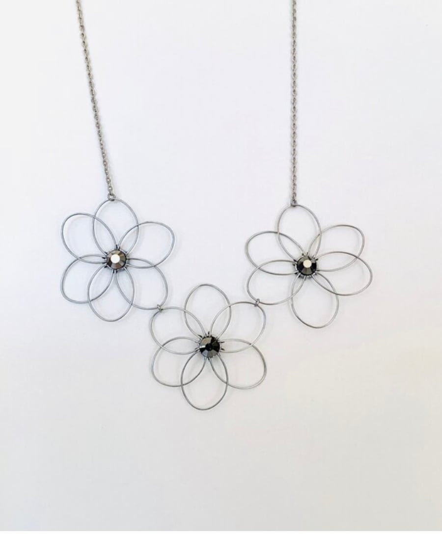 Wire work stainless steel flower necklace and stainless steel chain 