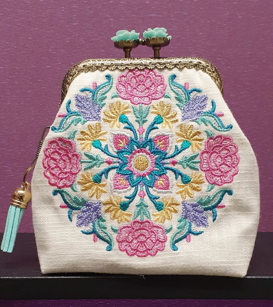 Blissful floral medallion design purse