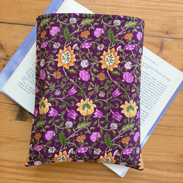 William Morris Evenlode Print Quilted Fabric Book Sleeve - Hardback Size