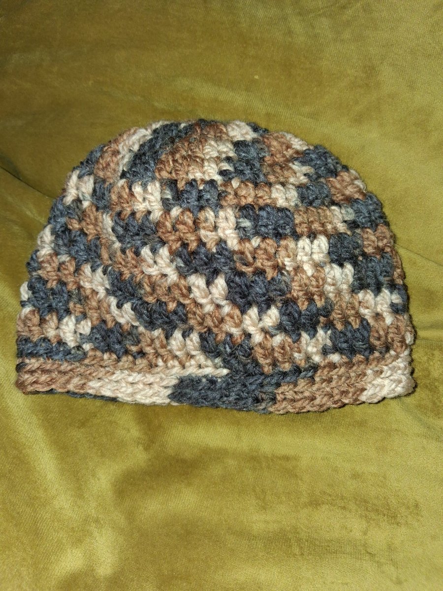 Handmade crochet 0 to 3 mths baby beanie hat
