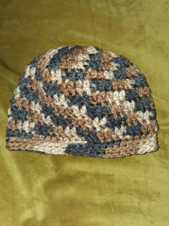Handmade crochet 0 to 3 mths baby beanie hat