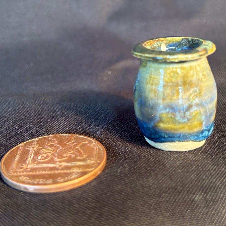 Teeny tiny vase