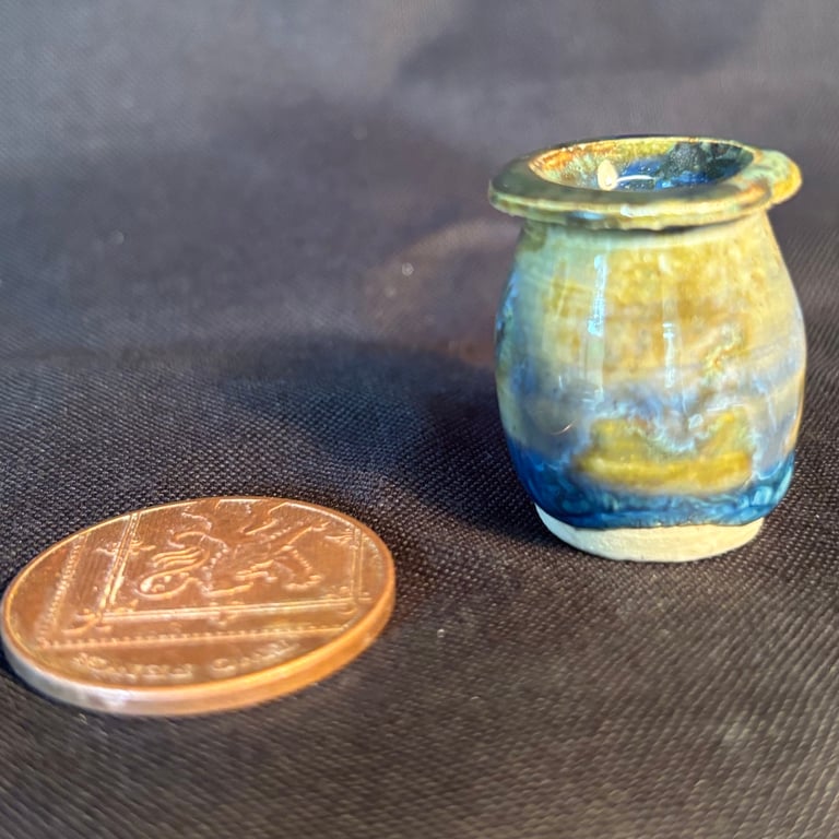 Teeny tiny vase