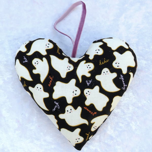 Heart decoration, ghosts, fabric heart