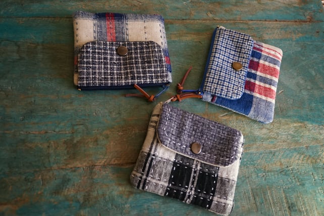 Square Fabric Wallet with Zipper, Handmade Vintage Fabric Purse (Black & Blue)