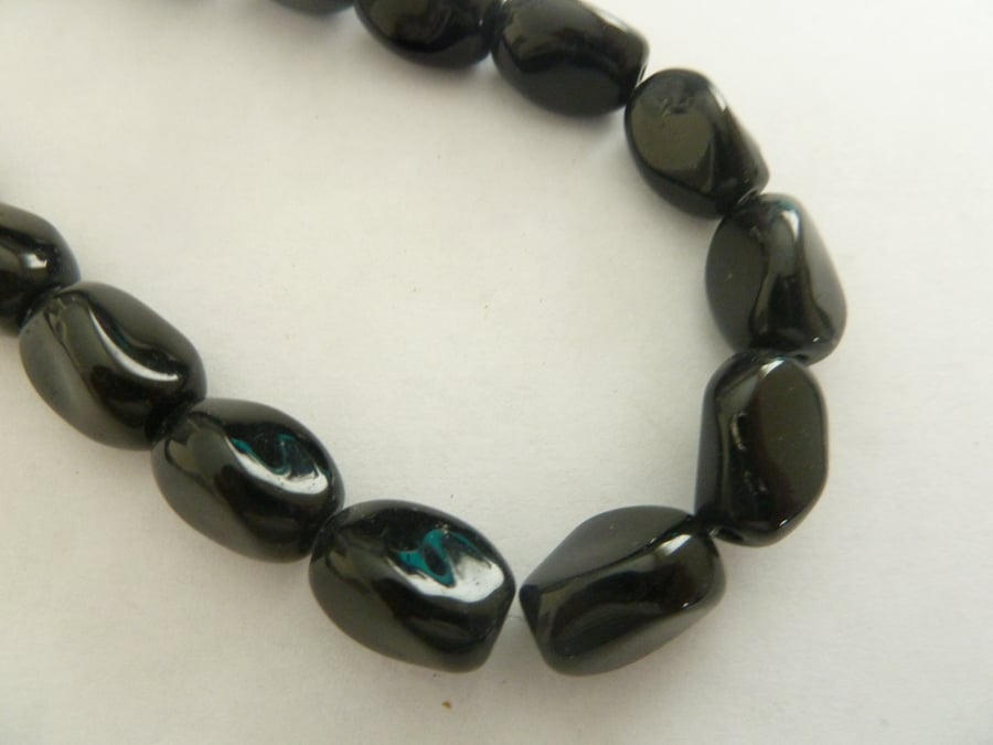 black twist beads