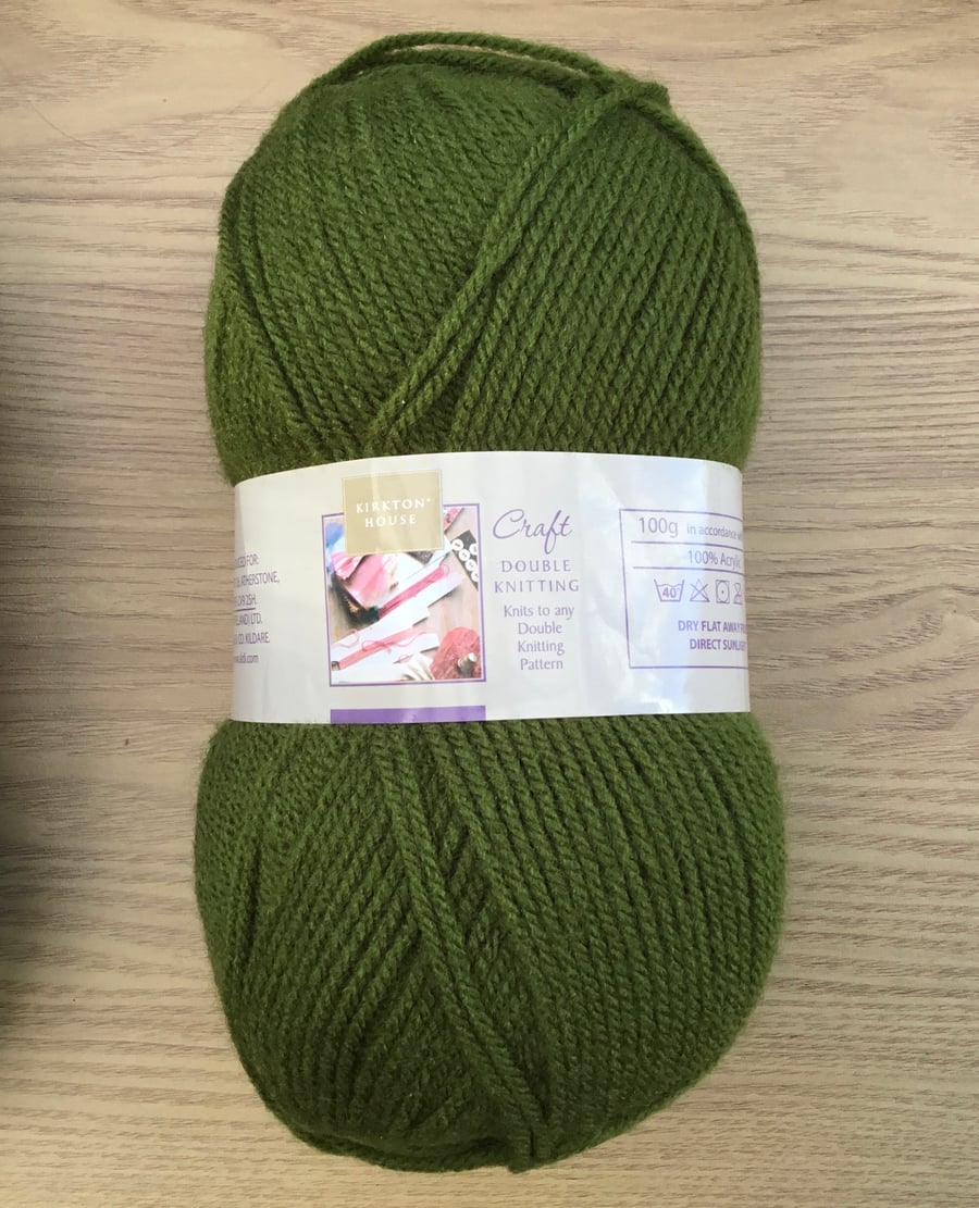 Craft 100g Ball of Pistachio Coloured Double Knitting 100% Acrylic Yarn.