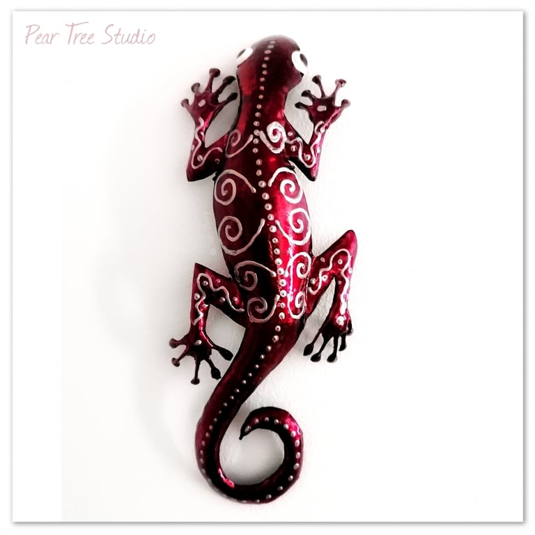 Handmade Pink Metal Gecko Wall Art. Made from a Coffee Tin.