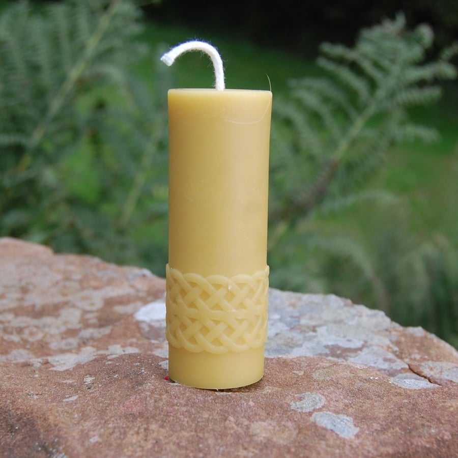 Beeswax Celtic Wave Candle (9cm) Hand Poured