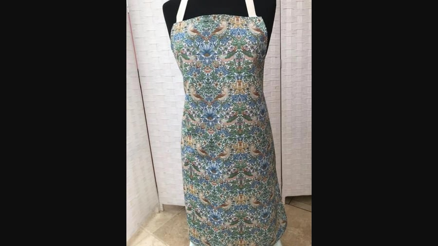 William Morris Water Resistant Aprons  Starwberry Thief, Adult size. 76 cm 