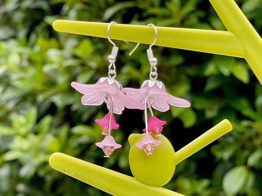 LUCITE swarovski earrings floral flower cute two colours pink lilac 