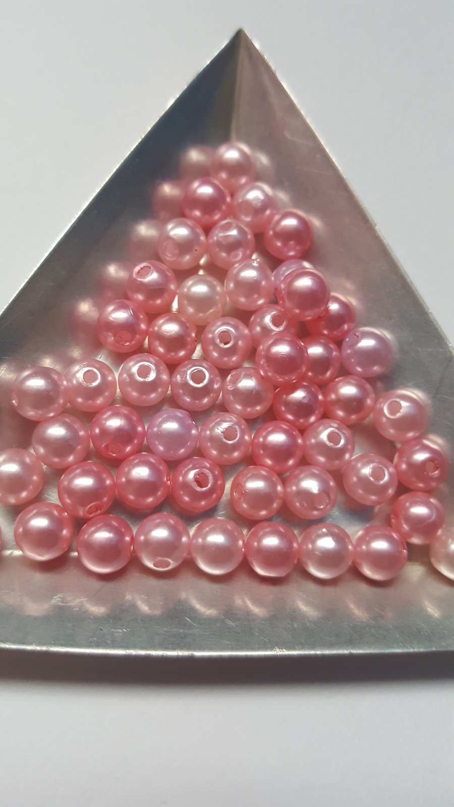 50 x Acrylic Pearl Beads - Round - 6mm - Pale Pinks Mix 