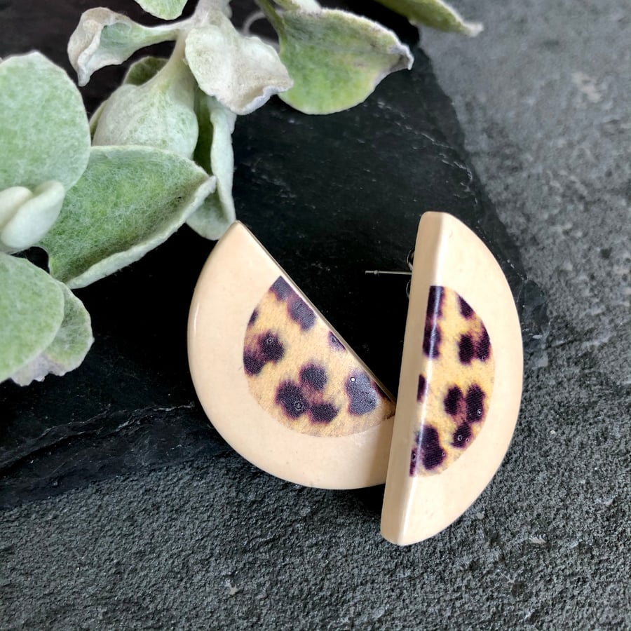 Ceramic half moon earrings - Nude 2