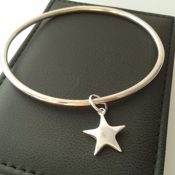 "You're a star!" Solid Silver bangle with star charm
