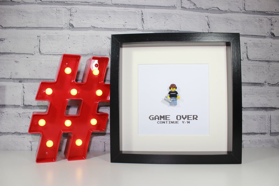 VIDEO GAME RETRO GAMER GUY - FRAMED LEGO MINIFIGURE