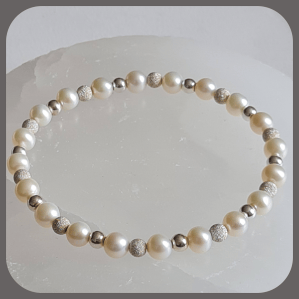 Pearl and Sterling Silver bracelet